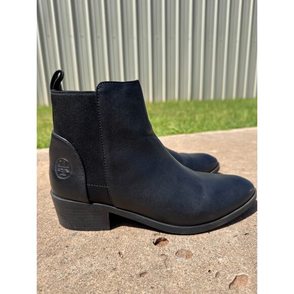 Tory Burch Black Leather Chelsea Boot 37 - Picture 1 of 8
